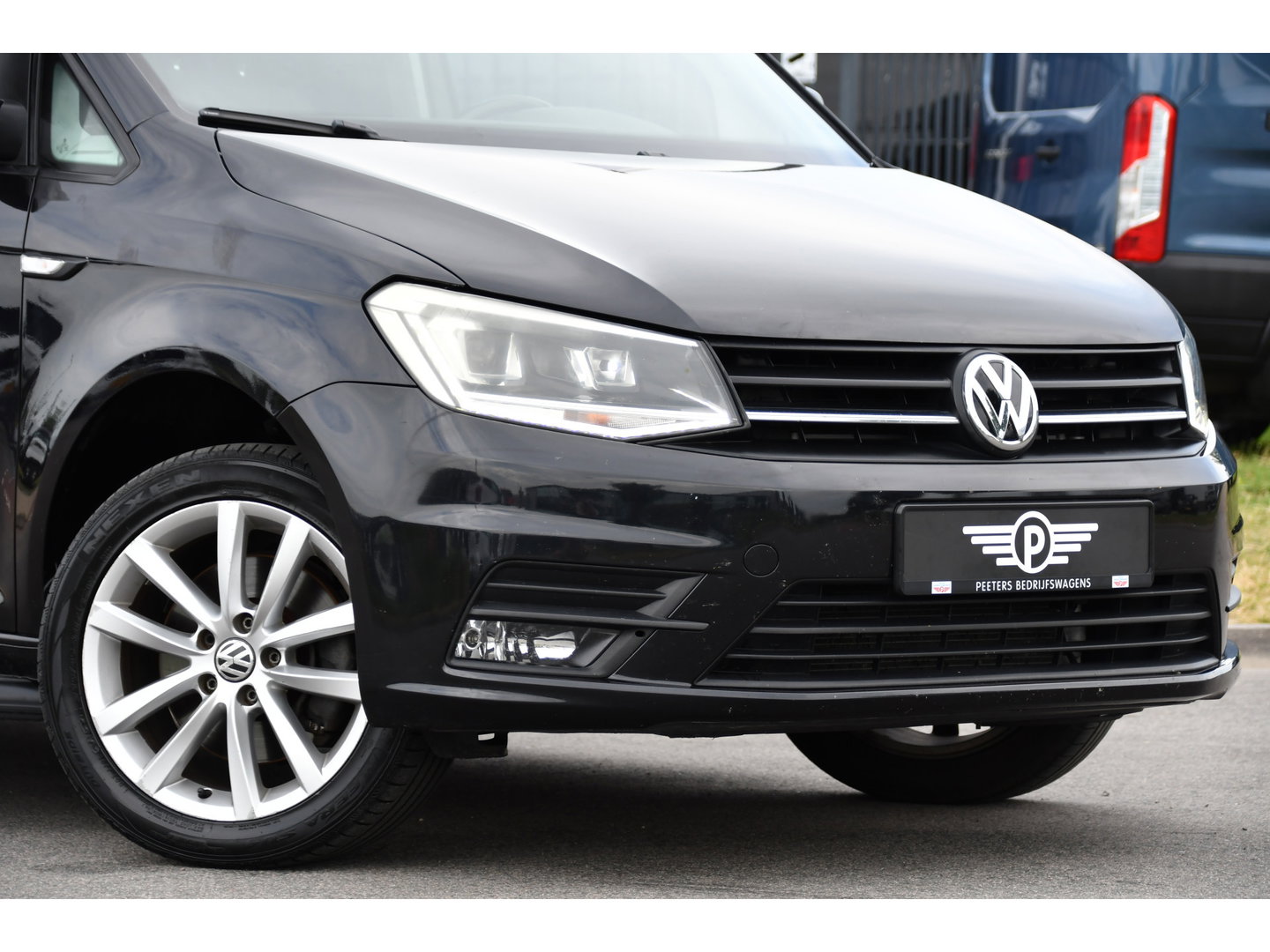 Volkswagen Caddy 2.0 TDI L2H1 Maxi Highline Cruise, Leder, LED,  Automaat, multimedia, 150pk, NAVI, Trekhaak, Sensoren, Voorruit verwarming, Uniek!