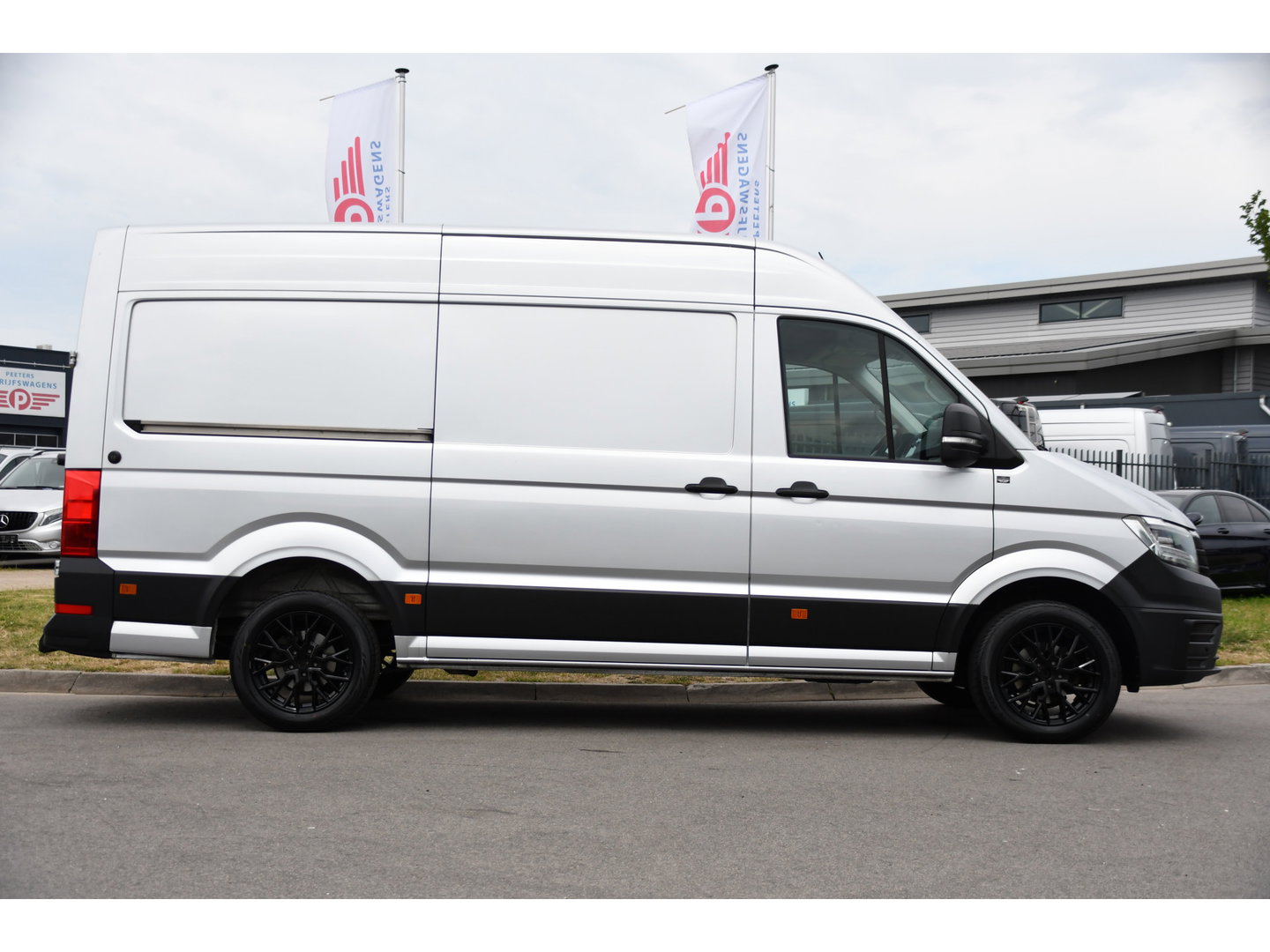 Volkswagen Crafter 35 2.0 TDI L3H3 PB Edition Camera, Cruise, Carplay, LED, 177pk, Automaat, Multimedia, Standkachel, Sensoren, Uniek!