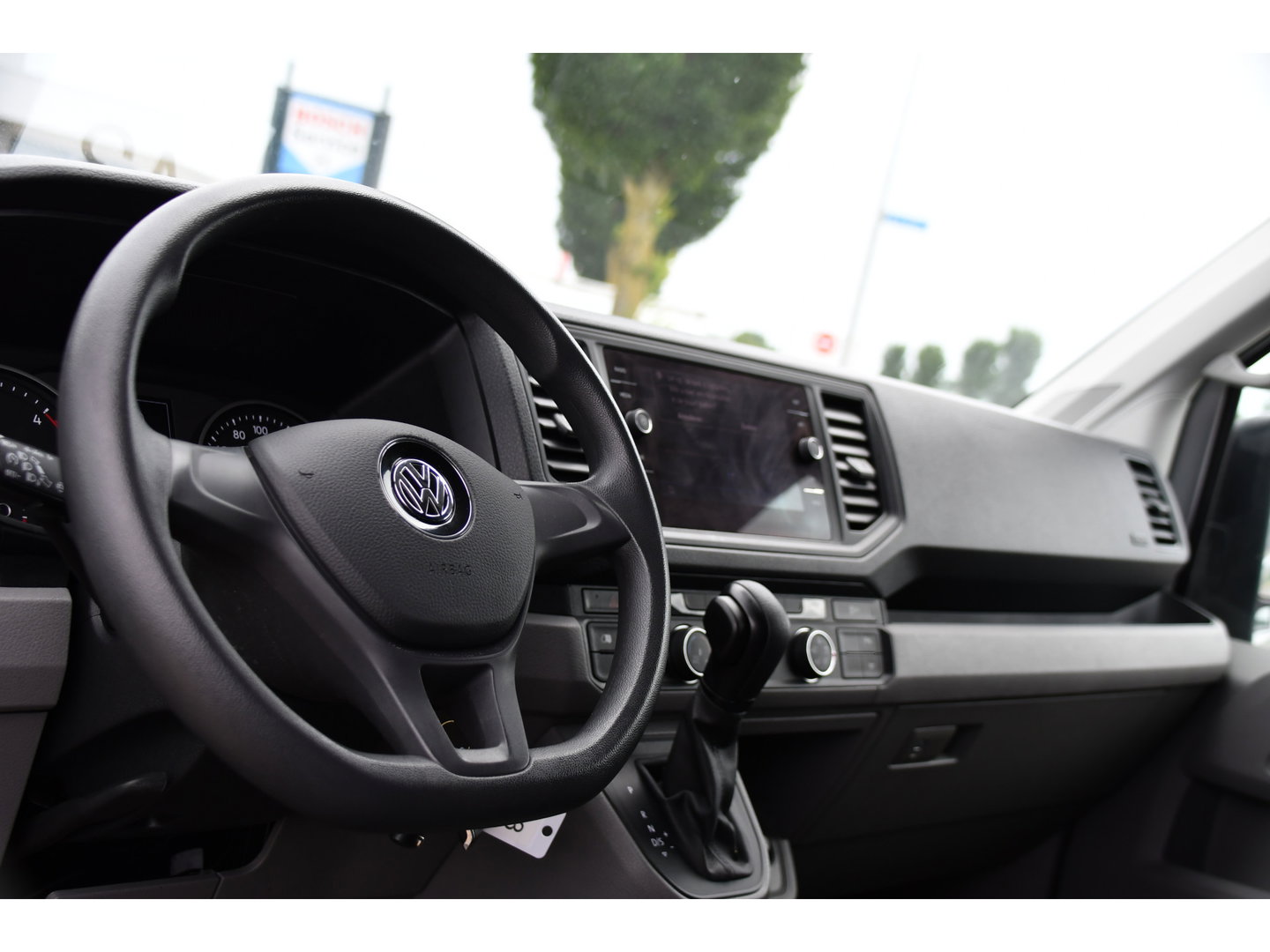 Volkswagen Crafter 35 2.0 TDI L3H3 PB Edition Camera, Cruise, Carplay, LED, 177pk, Automaat, Multimedia, Standkachel, Sensoren, Uniek!