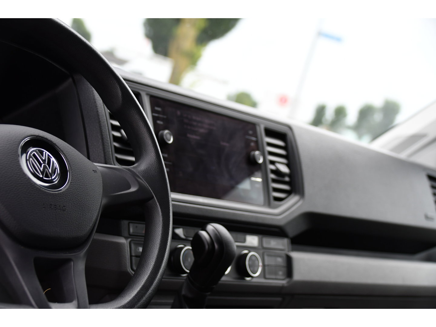 Volkswagen Crafter 35 2.0 TDI L3H3 PB Edition Camera, Cruise, Carplay, LED, 177pk, Automaat, Multimedia, Standkachel, Sensoren, Uniek!