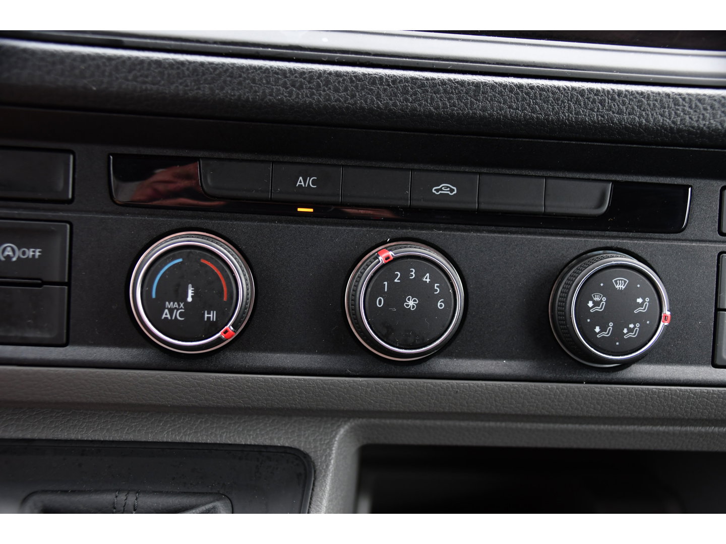 Volkswagen Crafter 35 2.0 TDI L3H3 PB Edition Camera, Cruise, Carplay, LED, 177pk, Automaat, Multimedia, Standkachel, Sensoren, Uniek!