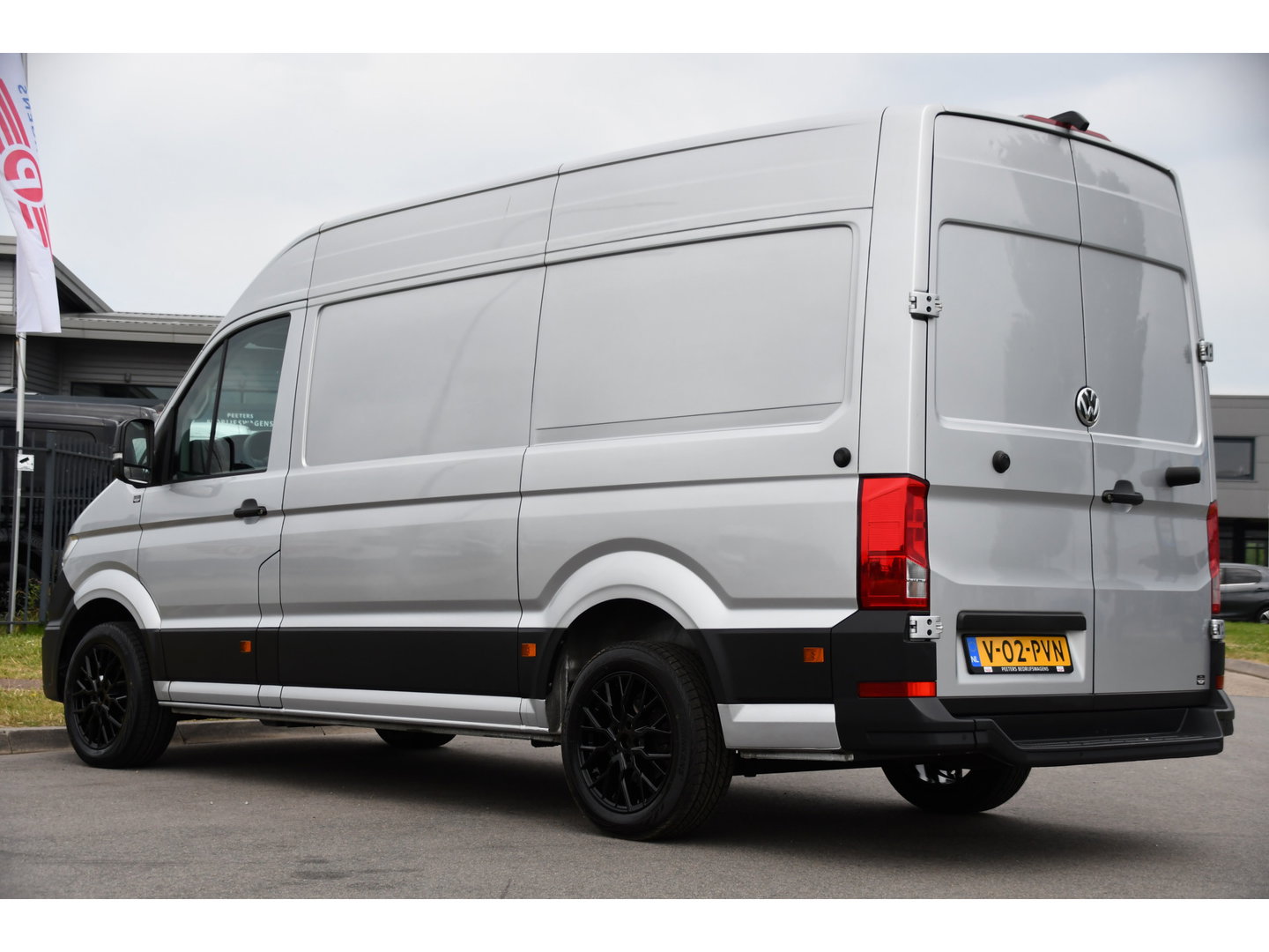 Volkswagen Crafter 35 2.0 TDI L3H3 PB Edition Camera, Cruise, Carplay, LED, 177pk, Automaat, Multimedia, Standkachel, Sensoren, Uniek!