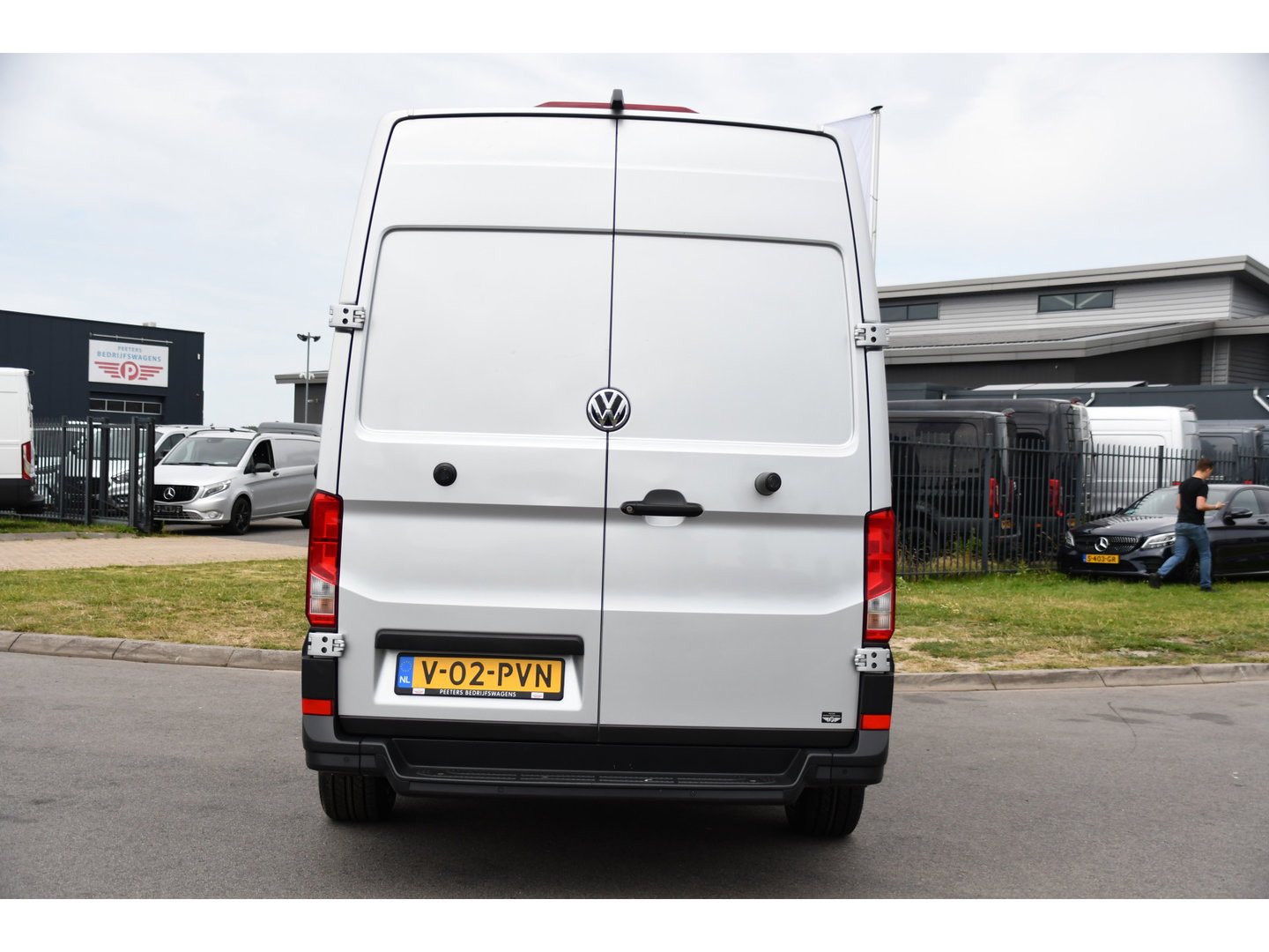 Volkswagen Crafter 35 2.0 TDI L3H3 PB Edition Camera, Cruise, Carplay, LED, 177pk, Automaat, Multimedia, Standkachel, Sensoren, Uniek!