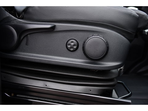 Mercedes-Benz Sprinter 319 V6 3.0 CDI L2H1 Black Edition FULL OTPIONS! Adaptieve Cruise, 360 Camera, Carplay, Leder, LED, 10,5'' Mbux, Trekhaak, 190pk, Automaat, Uniek!