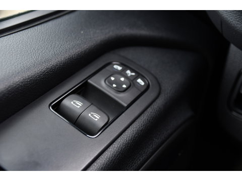 Mercedes-Benz Sprinter 319 V6 3.0 CDI L2H1 Black Edition FULL OTPIONS! Adaptieve Cruise, 360 Camera, Carplay, Leder, LED, 10,5'' Mbux, Trekhaak, 190pk, Automaat, Uniek!
