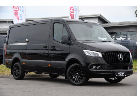 Mercedes-Benz Sprinter 319 V6 3.0 CDI L2H1 Black Edition FULL OTPIONS! Adaptieve Cruise, 360 Camera, Carplay, Leder, LED, 10,5'' Mbux, Trekhaak, 190pk, Automaat, Uniek!