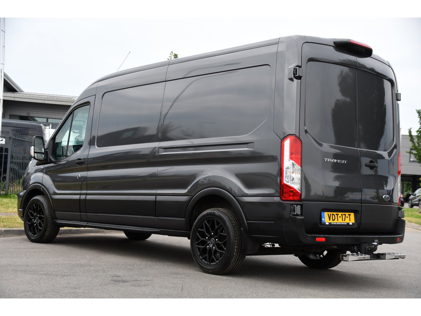 Ford Transit 350 2.0 TDCI L3H2 Limited PB Edition Camera, Cruise, Carplay, Xenon, Automaat, 185pk, Stoelverwarming, Trekhaak, Sensoren, Uniek!