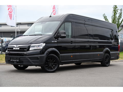 MAN TGE 3.180 35 2.0L5H3 Black Edition Camera, Adaptieve Cruise, Carplay, LED, Multimedia, 177pk, Automaat, Sensoren, Leder, Geveerde stoel, Trekhaak, Uniek!