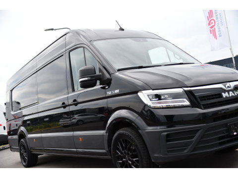 MAN TGE 3.180 35 2.0L5H3 Black Edition Camera, Adaptieve Cruise, Carplay, LED, Multimedia, 177pk, Automaat, Sensoren, Leder, Geveerde stoel, Trekhaak, Uniek!
