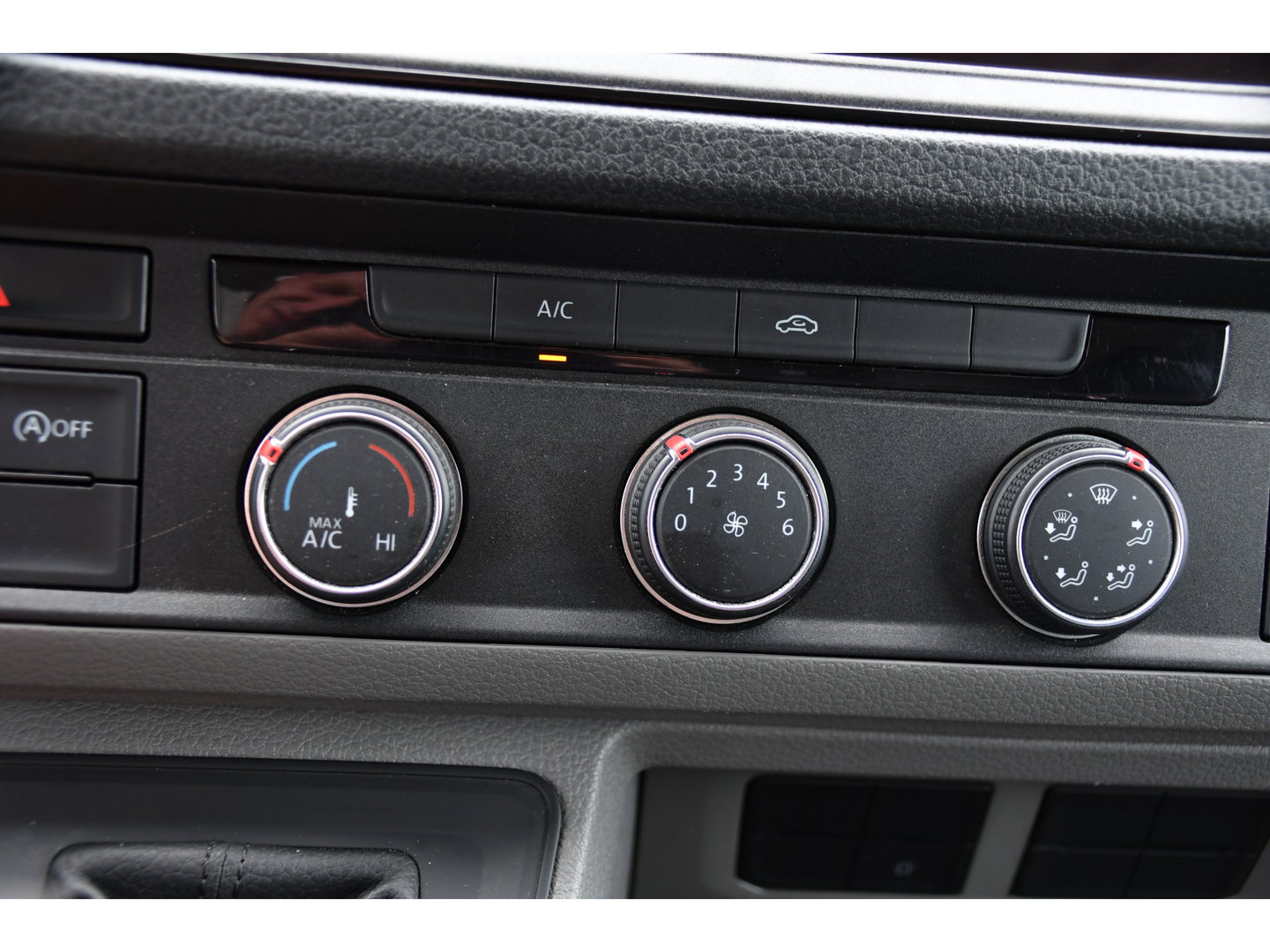 MAN TGE 3.180 35 2.0L5H3 Black Edition Camera, Adaptieve Cruise, Carplay, LED, Multimedia, 177pk, Automaat, Sensoren, Leder, Geveerde stoel, Trekhaak, Uniek!