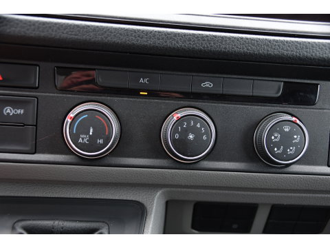 MAN TGE 3.180 35 2.0L5H3 Black Edition Camera, Adaptieve Cruise, Carplay, LED, Multimedia, 177pk, Automaat, Sensoren, Leder, Geveerde stoel, Trekhaak, Uniek!
