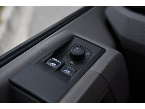 MAN TGE 3.180 35 2.0L5H3 Black Edition Camera, Adaptieve Cruise, Carplay, LED, Multimedia, 177pk, Automaat, Sensoren, Leder, Geveerde stoel, Trekhaak, Uniek!