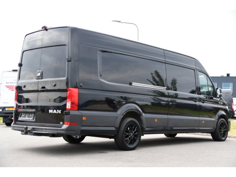 MAN TGE 3.180 35 2.0L5H3 Black Edition Camera, Adaptieve Cruise, Carplay, LED, Multimedia, 177pk, Automaat, Sensoren, Leder, Geveerde stoel, Trekhaak, Uniek!