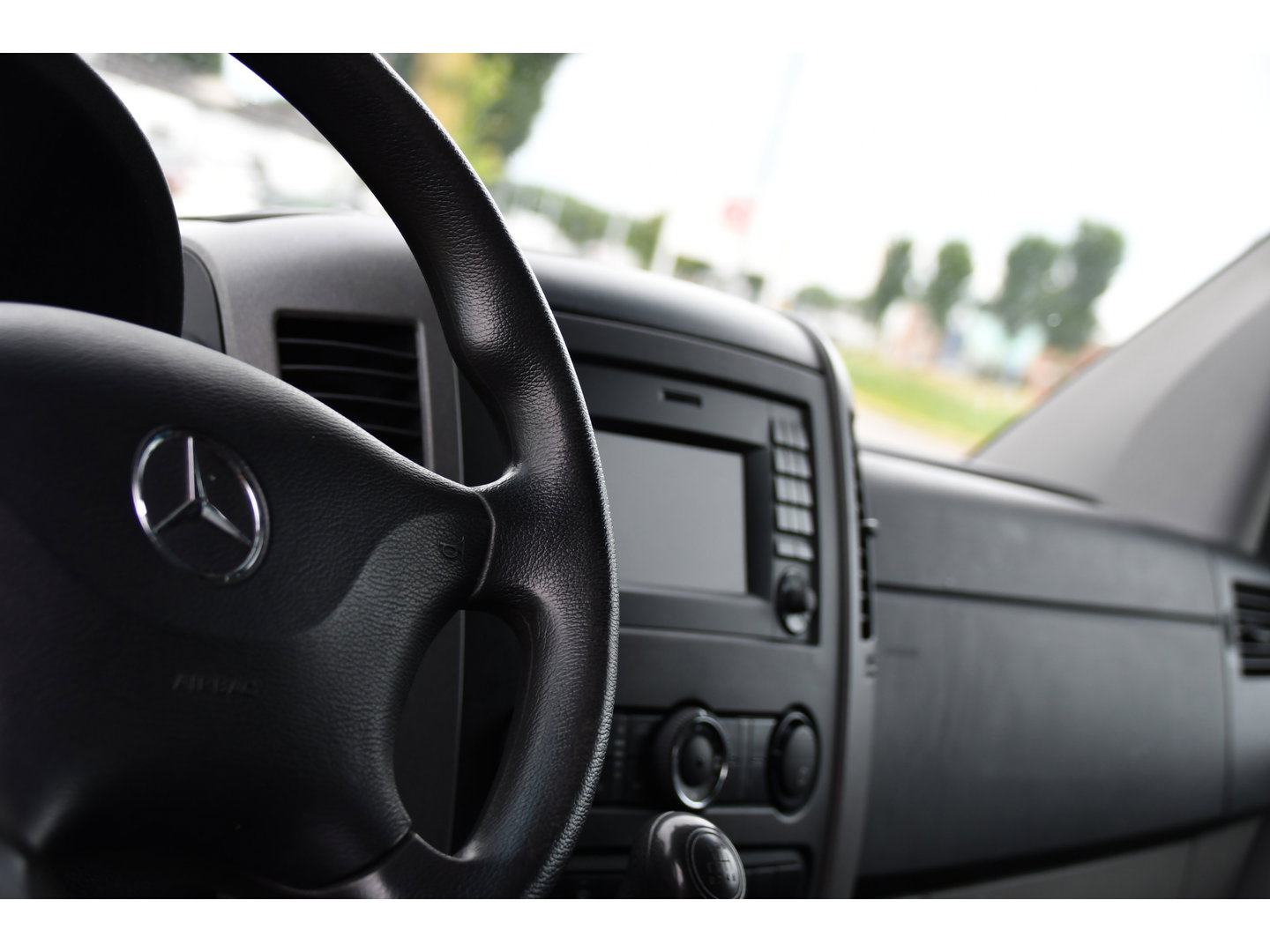 Mercedes-Benz Sprinter 316 2.2 CDI L1H1 Black Edition Camera, Cruise, 2800kg trekhaak, 164pk, Geveerde Stoel, Multimedia, 3 Zits, Uniek!