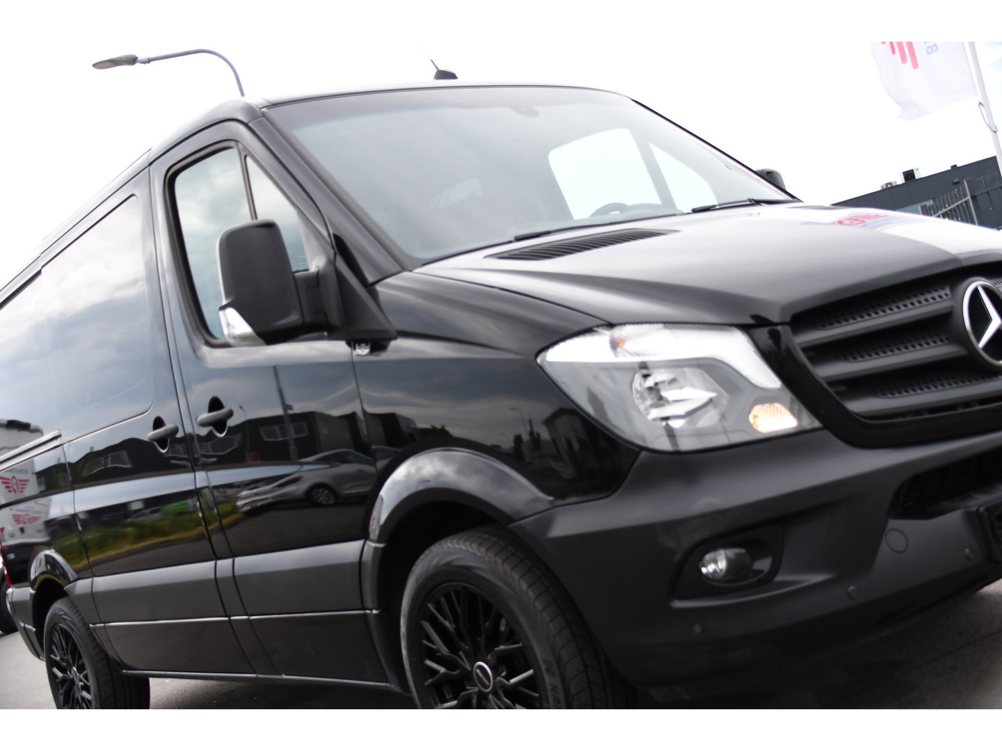 Mercedes-Benz Sprinter 316 2.2 CDI L1H1 Black Edition Camera, Cruise, 2800kg trekhaak, 164pk, Geveerde Stoel, Multimedia, 3 Zits, Uniek!