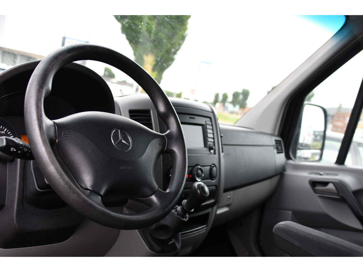 Mercedes-Benz Sprinter 316 2.2 CDI L1H1 Black Edition Camera, Cruise, 2800kg trekhaak, 164pk, Geveerde Stoel, Multimedia, 3 Zits, Uniek!
