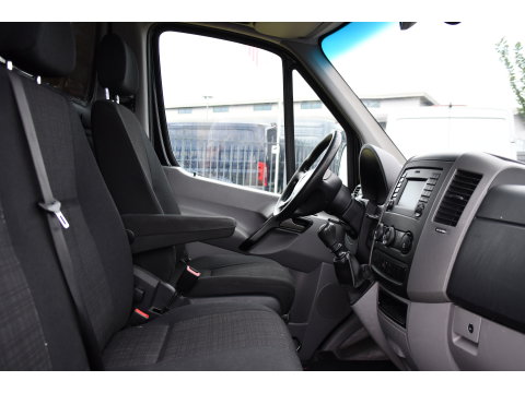 Mercedes-Benz Sprinter 316 2.2 CDI L1H1 Black Edition Camera, Cruise, 2800kg trekhaak, 164pk, Geveerde Stoel, Multimedia, 3 Zits, Uniek!