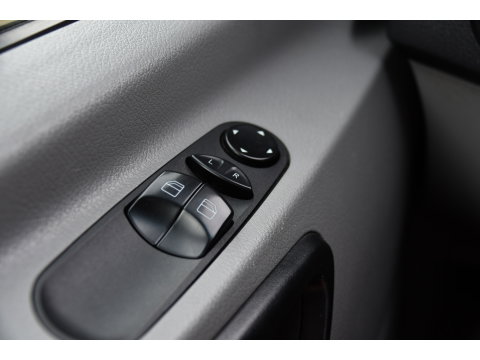 Mercedes-Benz Sprinter 316 2.2 CDI L1H1 Black Edition Camera, Cruise, 2800kg trekhaak, 164pk, Geveerde Stoel, Multimedia, 3 Zits, Uniek!