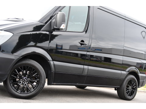 Mercedes-Benz Sprinter 316 2.2 CDI L1H1 Black Edition Camera, Cruise, 2800kg trekhaak, 164pk, Geveerde Stoel, Multimedia, 3 Zits, Uniek!