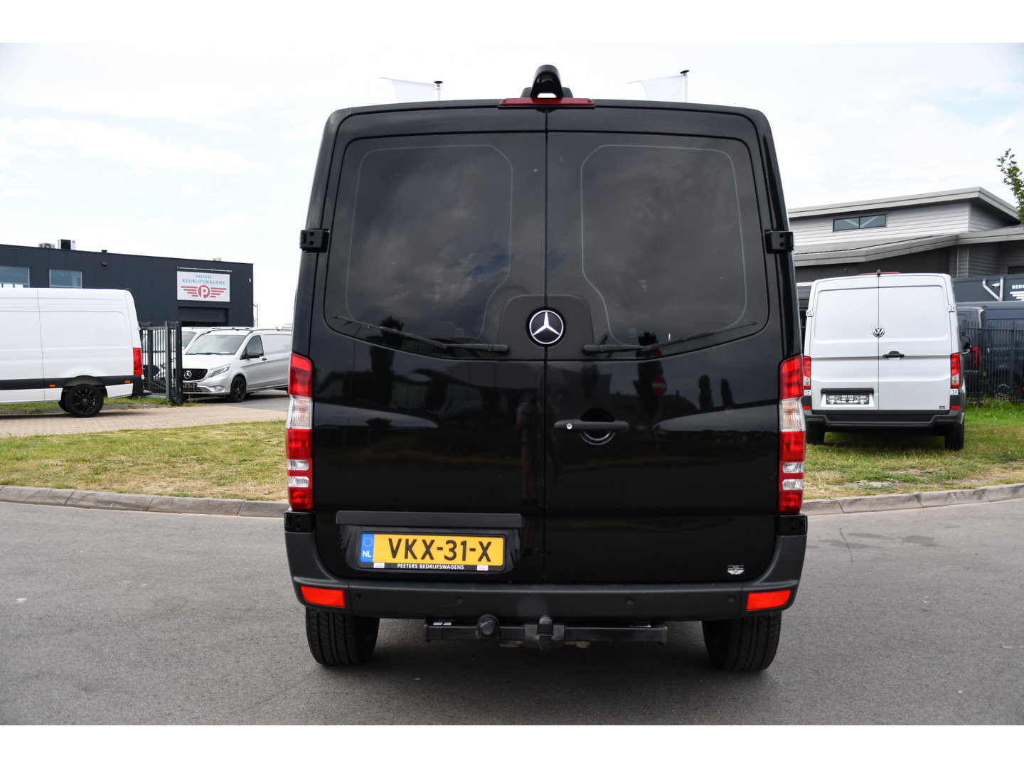 Mercedes-Benz Sprinter 316 2.2 CDI L1H1 Black Edition Camera, Cruise, 2800kg trekhaak, 164pk, Geveerde Stoel, Multimedia, 3 Zits, Uniek!
