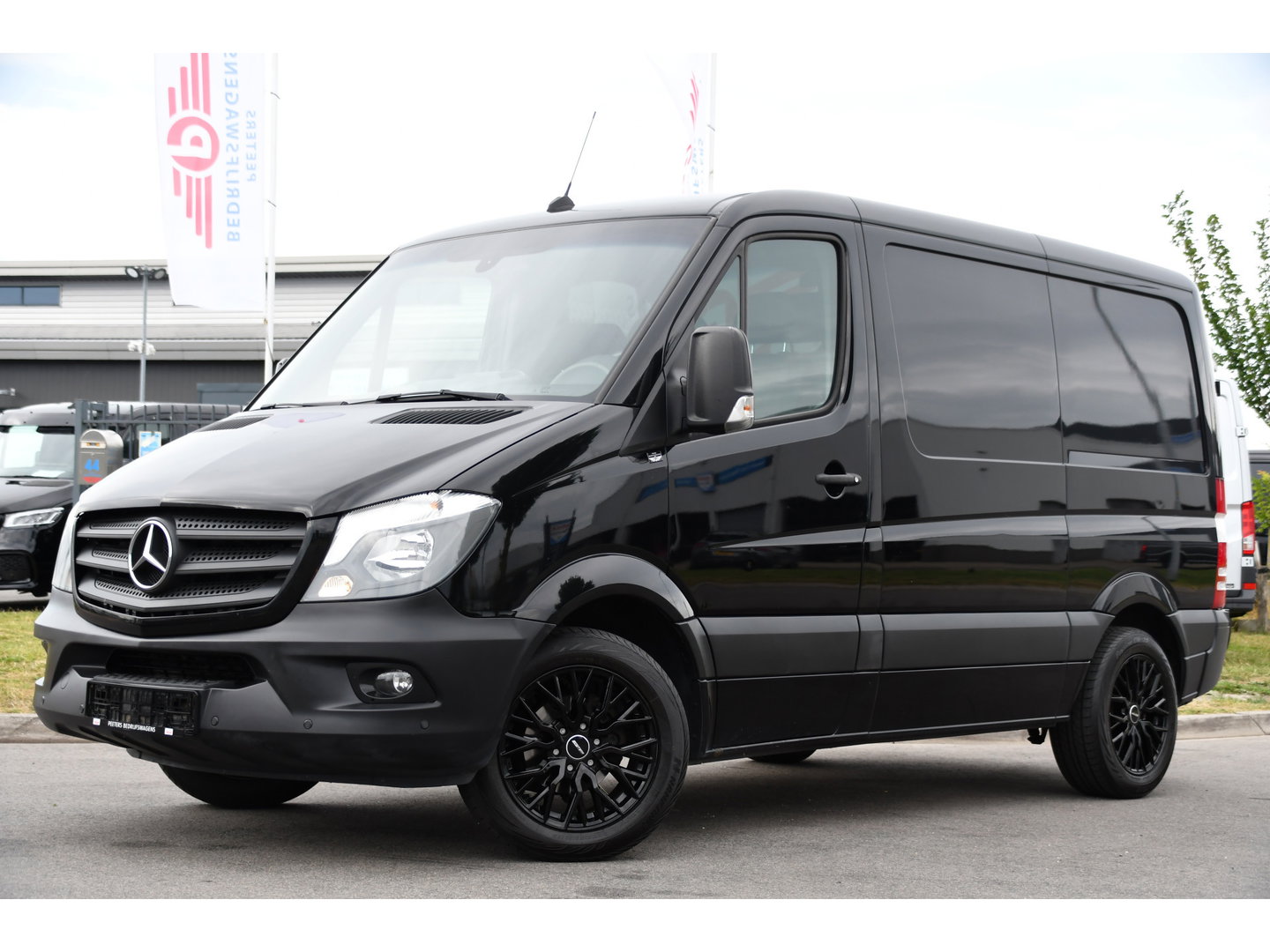 Mercedes-Benz Sprinter 316 2.2 CDI L1H1 Black Edition Camera, Cruise, 2800kg trekhaak, 164pk, Geveerde Stoel, Multimedia, 3 Zits, Uniek!