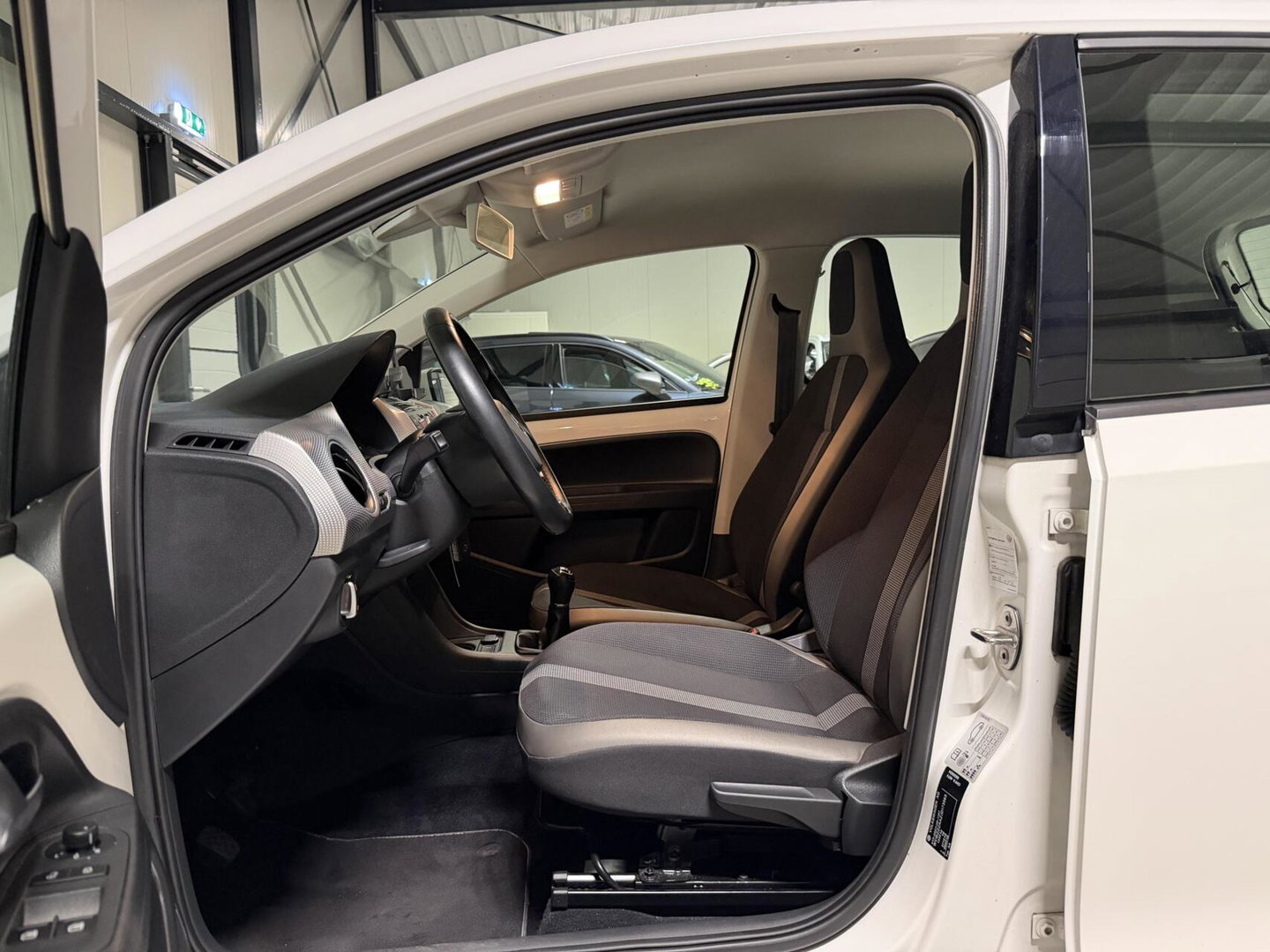 Volkswagen up! 1.0 BMT high up Airco Cruise Parkeersensoren