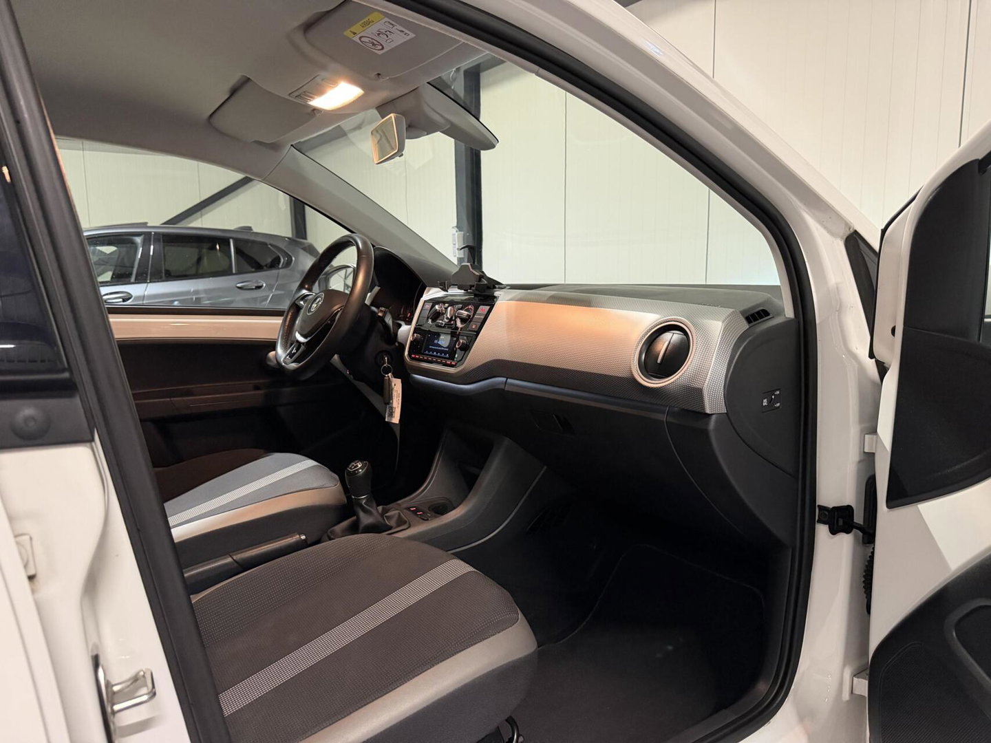 Volkswagen up! 1.0 BMT high up Airco Cruise Parkeersensoren