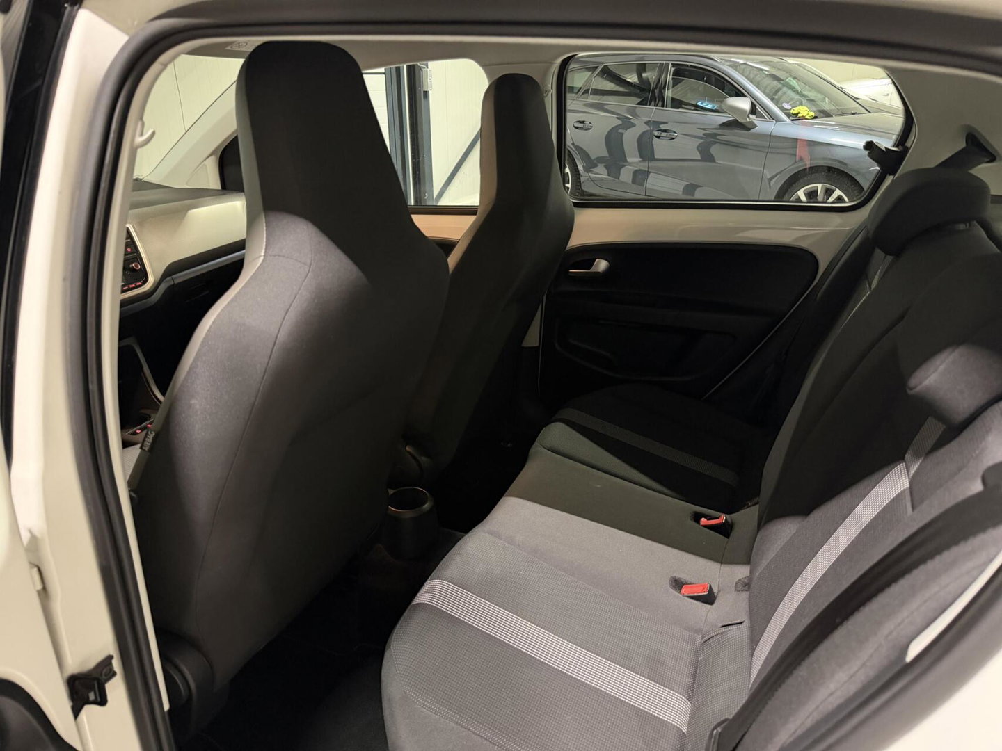 Volkswagen up! 1.0 BMT high up Airco Cruise Parkeersensoren