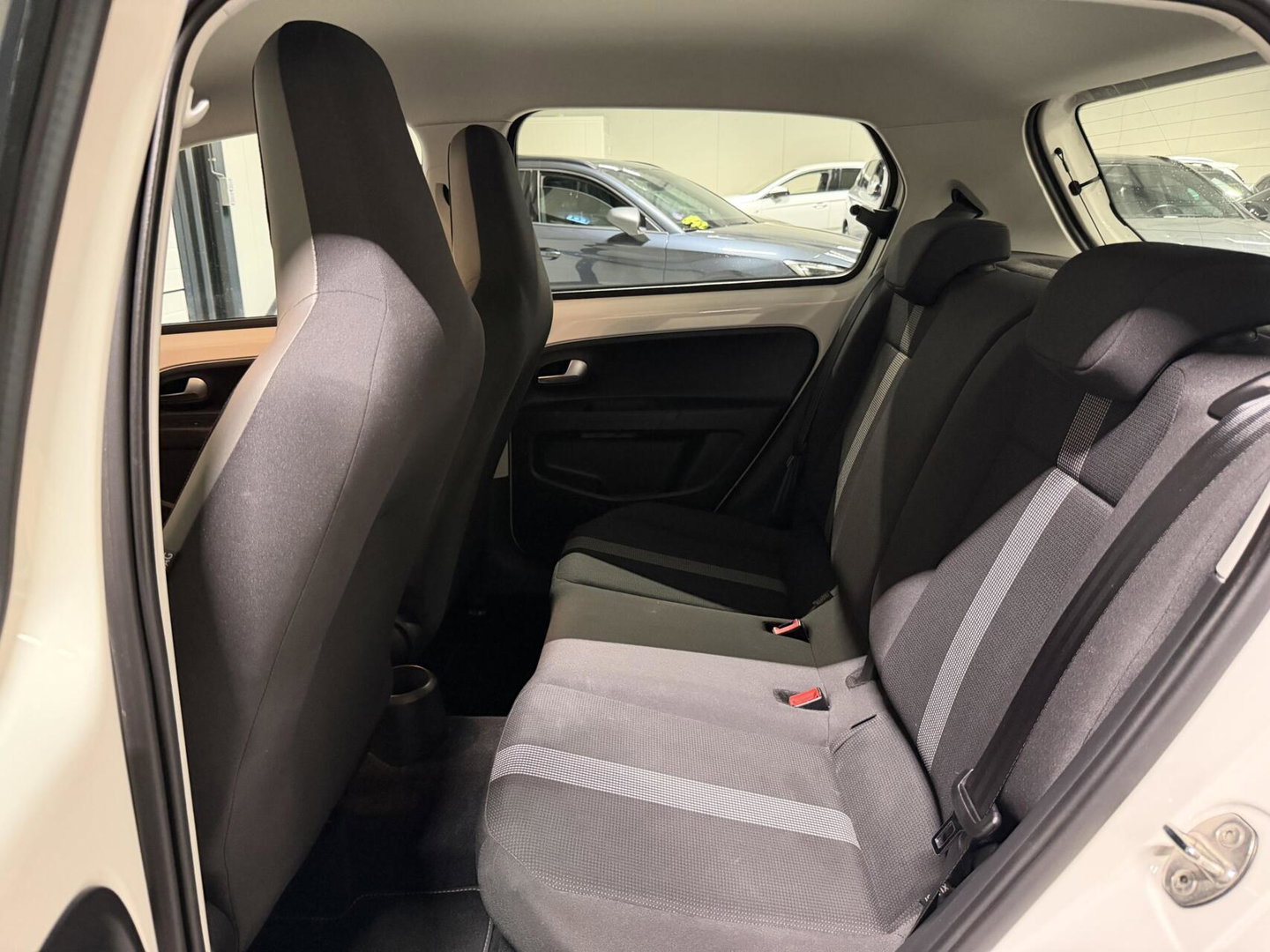 Volkswagen up! 1.0 BMT high up Airco Cruise Parkeersensoren