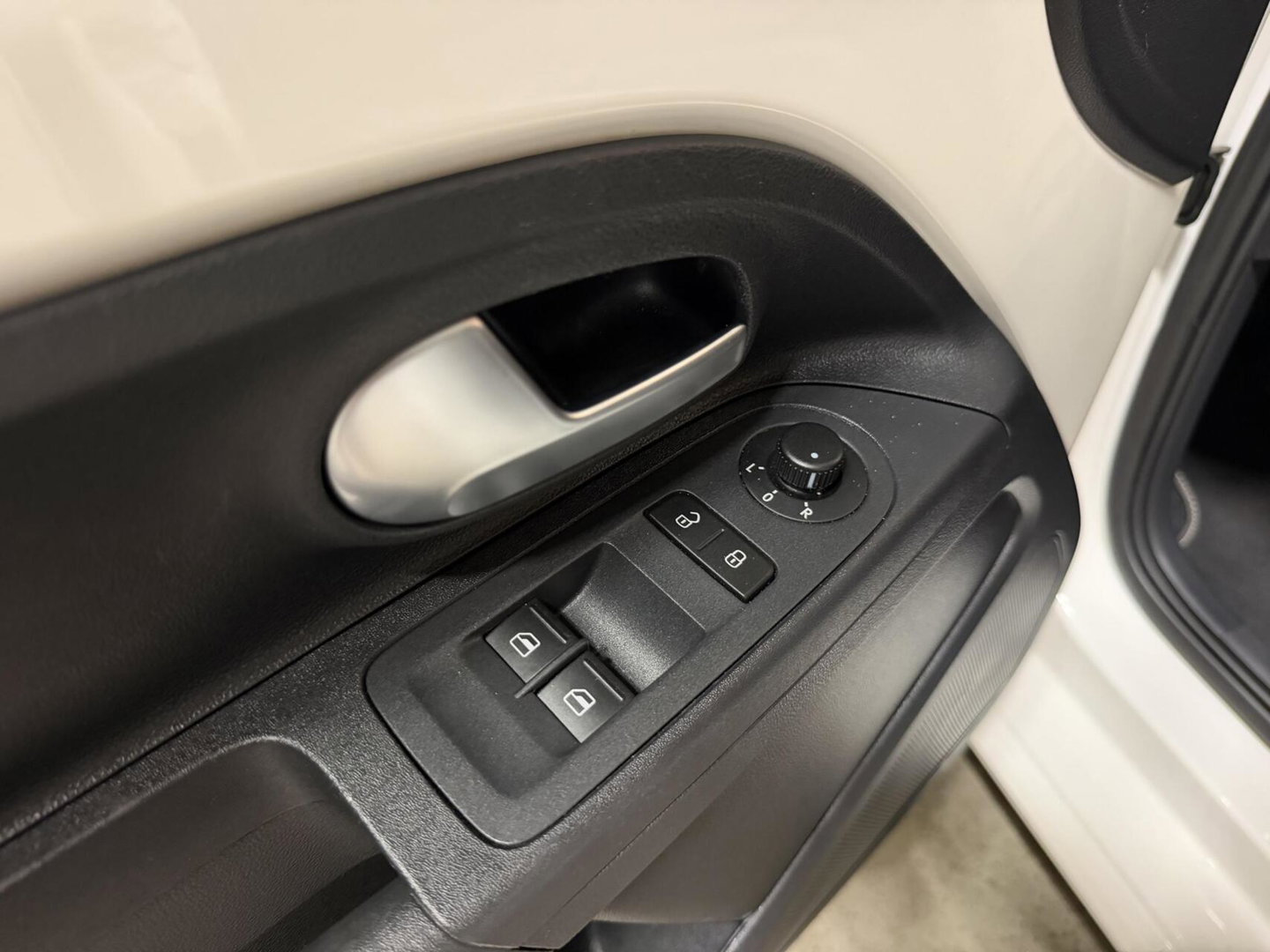 Volkswagen up! 1.0 BMT high up Airco Cruise Parkeersensoren