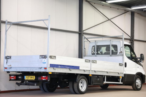 Iveco Daily 35C18H 3.0 AUTOMAAT TREKHAAK OPEN LAADBAK