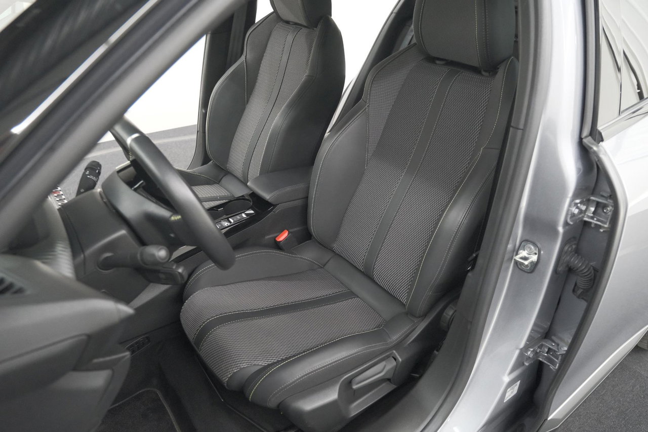 Peugeot e-2008