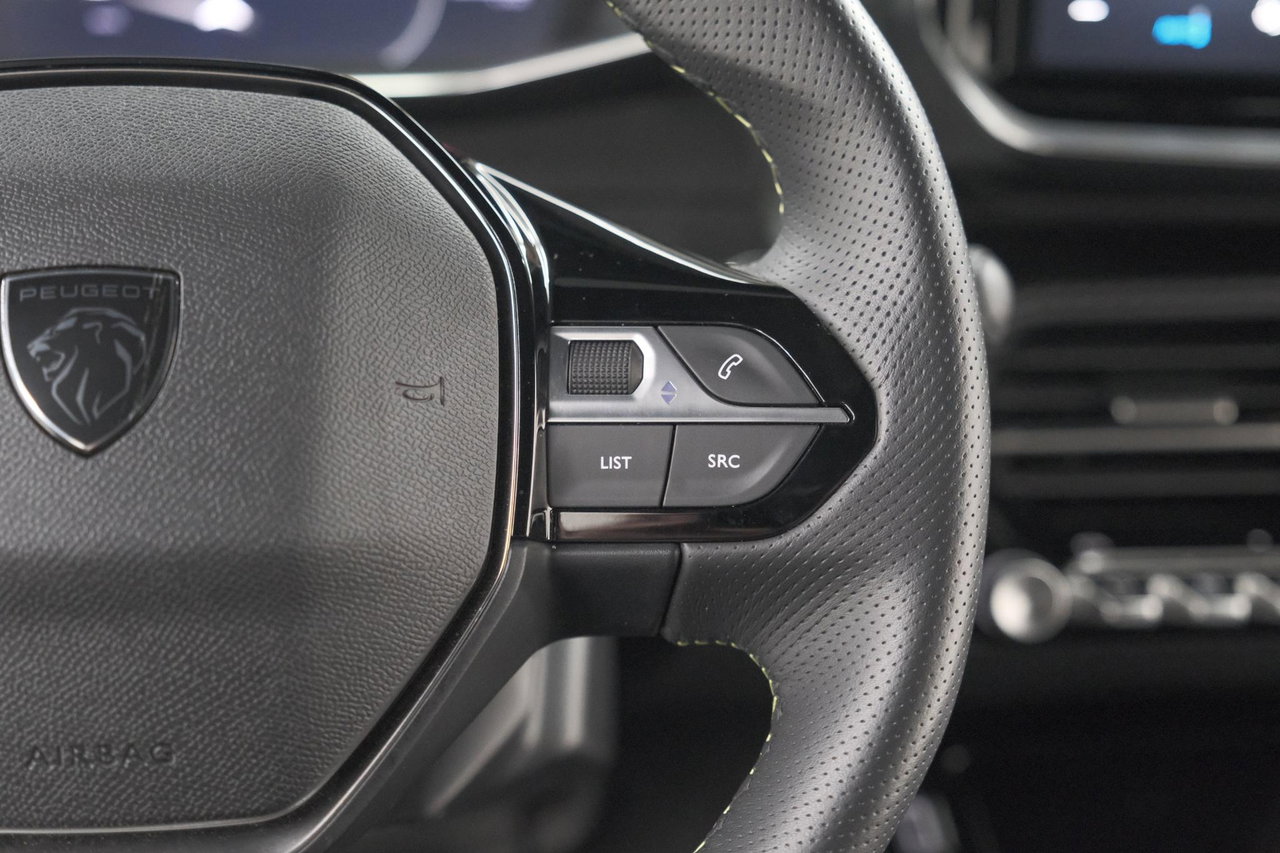 Peugeot e-2008