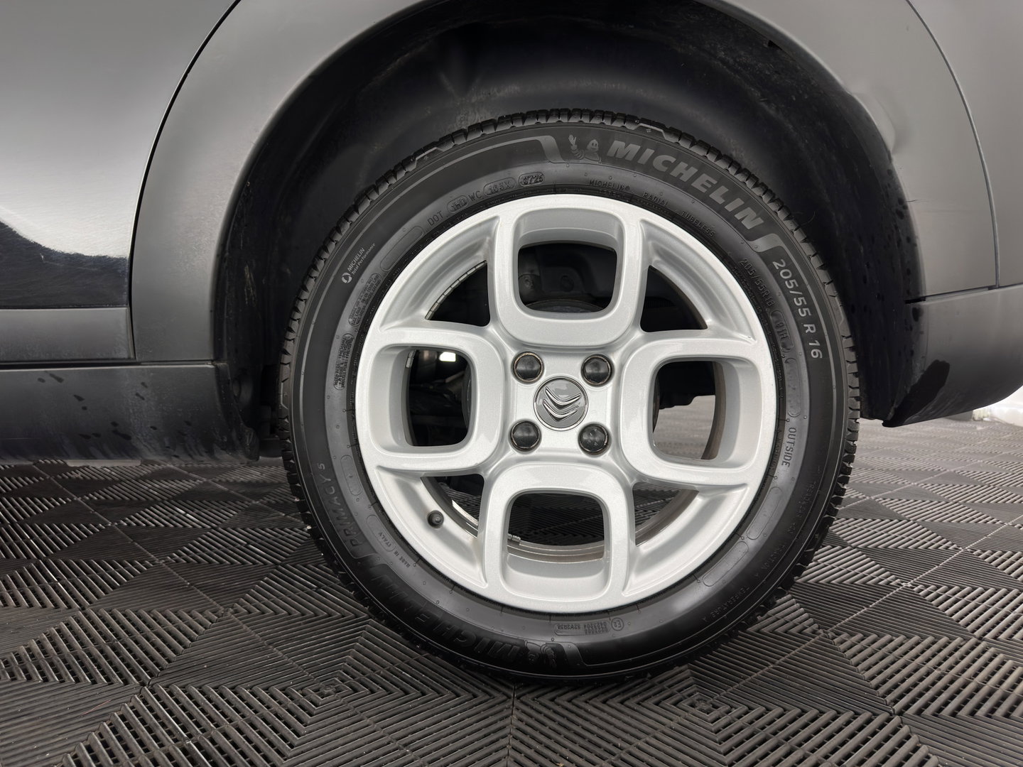 Citroën C4 Cactus 1.5 BlueHDi Business (INCL-BTW) *NAVI-FULLMAP | COMFORT-SEATS | PRIVACY-GLASS | DAB+ | ECC | PDC | CRUISE | CARPLAY | DIGI-COCKPIT | TOWBAR | 16''ALU*