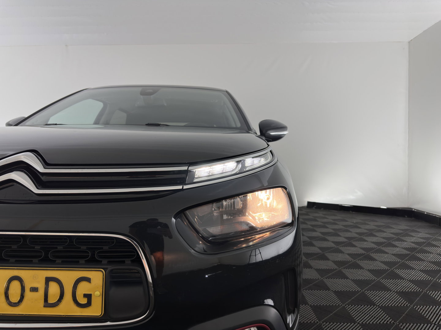 Citroën C4 Cactus 1.5 BlueHDi Business (INCL-BTW) *NAVI-FULLMAP | COMFORT-SEATS | PRIVACY-GLASS | DAB+ | ECC | PDC | CRUISE | CARPLAY | DIGI-COCKPIT | TOWBAR | 16''ALU*