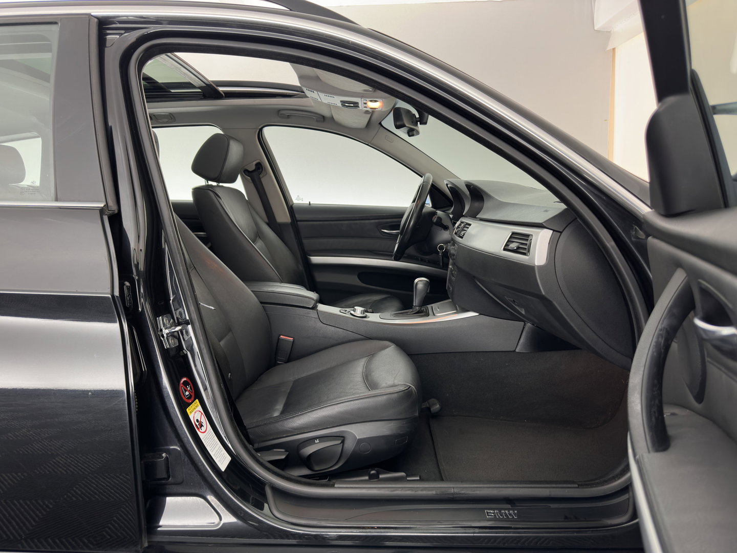 BMW 3 Serie Touring 330i Dynamic Executive Aut. *PANO | LEATHER | XENON | HEATED-COMFORTSEATS | NAVI-FULLMAP | ECC | PDC | CRUISE | 18''ALU*