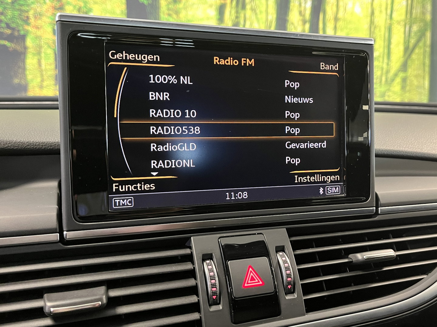 Audi A6 Avant 1.8 TFSI ultra Advance Sport | Panoramadak | Afn. Trekhaak | Apple Carplay / Android Auto | Cruise Control | Leder | LED | Parkeersensoren | All season Banden | 19'' Lichtmetaal | Parkeersensoren |