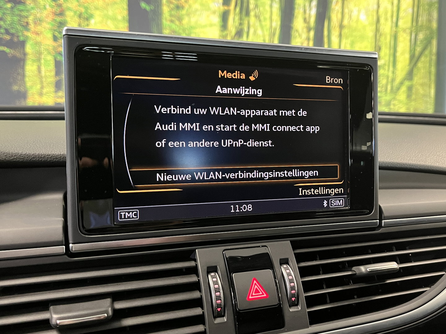 Audi A6 Avant 1.8 TFSI ultra Advance Sport | Panoramadak | Afn. Trekhaak | Apple Carplay / Android Auto | Cruise Control | Leder | LED | Parkeersensoren | All season Banden | 19'' Lichtmetaal | Parkeersensoren |