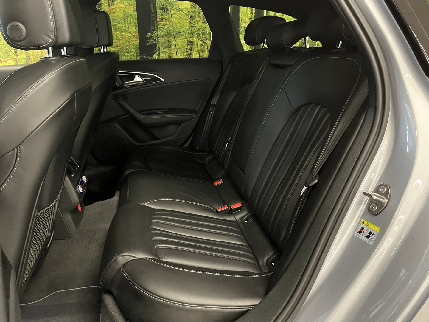 Audi A6 Avant 1.8 TFSI ultra Advance Sport | Panoramadak | Afn. Trekhaak | Apple Carplay / Android Auto | Cruise Control | Leder | LED | Parkeersensoren | All season Banden | 19'' Lichtmetaal | Parkeersensoren |