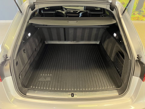 Audi A6 Avant 1.8 TFSI ultra Advance Sport | Panoramadak | Afn. Trekhaak | Apple Carplay / Android Auto | Cruise Control | Leder | LED | Parkeersensoren | All season Banden | 19'' Lichtmetaal | Parkeersensoren |