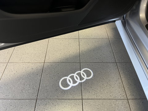Audi A6 Avant 1.8 TFSI ultra Advance Sport | Panoramadak | Afn. Trekhaak | Apple Carplay / Android Auto | Cruise Control | Leder | LED | Parkeersensoren | All season Banden | 19'' Lichtmetaal | Parkeersensoren |