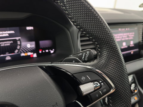 Škoda Karoq 1.5 TSI ACT Sportline Business (INCL-BTW) Aut. *PANO | DIGI-COCKPIT | FULL-LED | ADAPTIVE-CRUISE | HEATED-SPORTSEATS | TOPVIEW |  AMBIENTLIGHT | NAVI-FULLMAP | KEYLESS | DAB+ | TOWBAR | PRIVACYGLASS | 18''ALU*