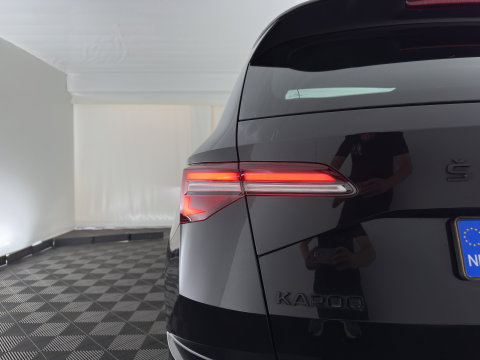 Škoda Karoq 1.5 TSI ACT Sportline Business (INCL-BTW) Aut. *PANO | DIGI-COCKPIT | FULL-LED | ADAPTIVE-CRUISE | HEATED-SPORTSEATS | TOPVIEW |  AMBIENTLIGHT | NAVI-FULLMAP | KEYLESS | DAB+ | TOWBAR | PRIVACYGLASS | 18''ALU*