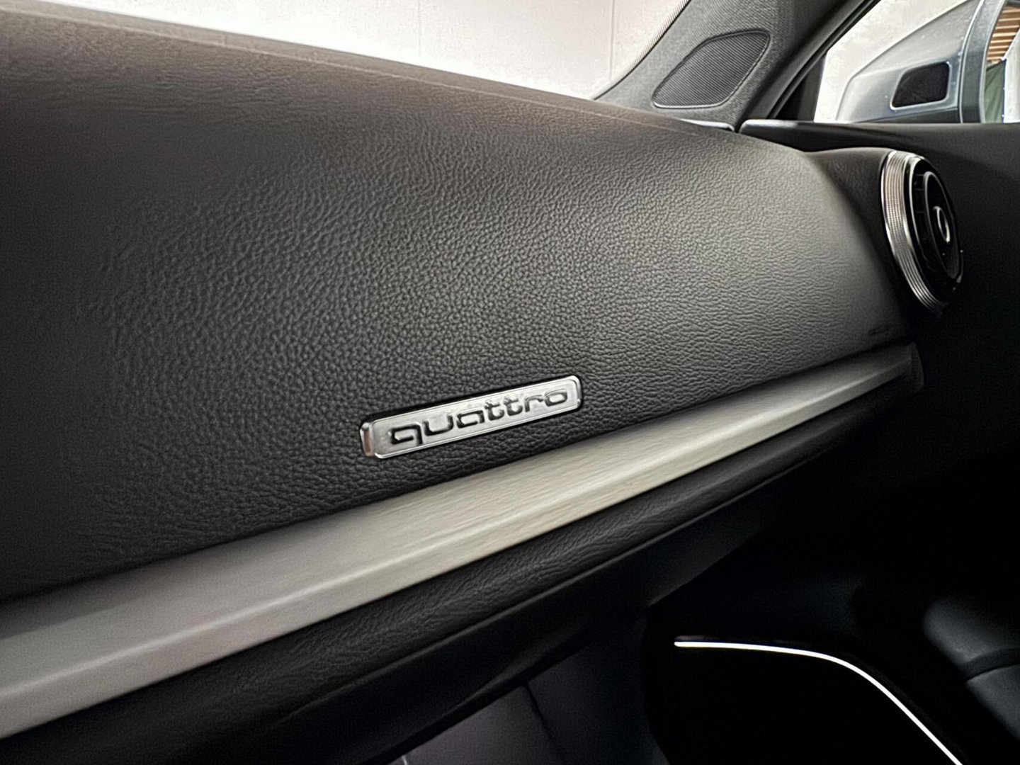 Audi S3 2.0 TFSI S3 Quattro Pano RS-Seats ACC Camera Leer