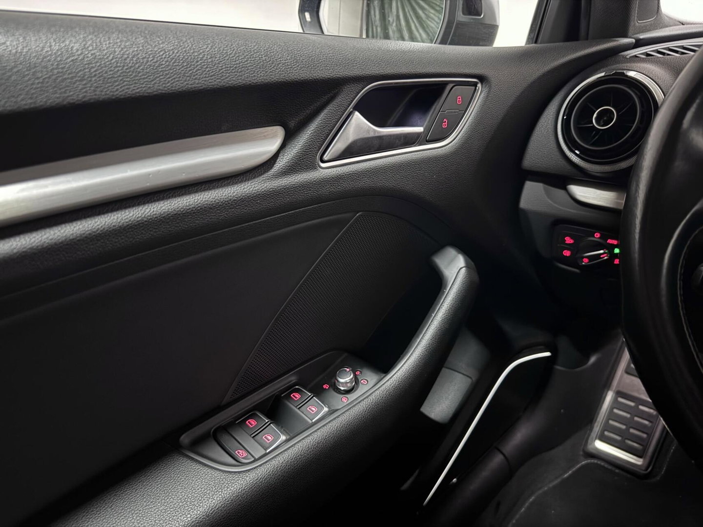 Audi S3 2.0 TFSI S3 Quattro Pano RS-Seats ACC Camera Leer