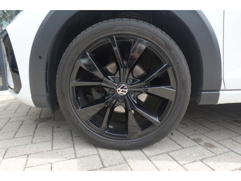 Volkswagen Taigo 1.5 TSI R-Line PANO KEYLESS CAM