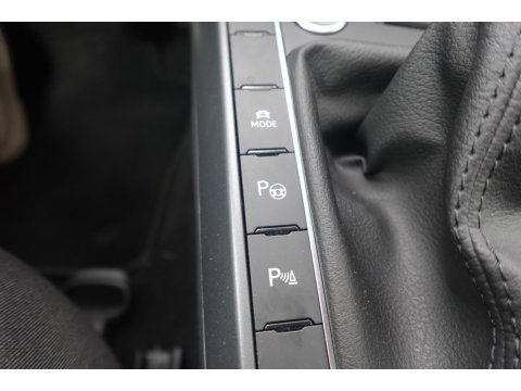 Volkswagen Taigo 1.5 TSI R-Line PANO KEYLESS CAM