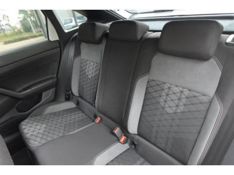 Volkswagen Taigo 1.5 TSI R-Line PANO KEYLESS CAM