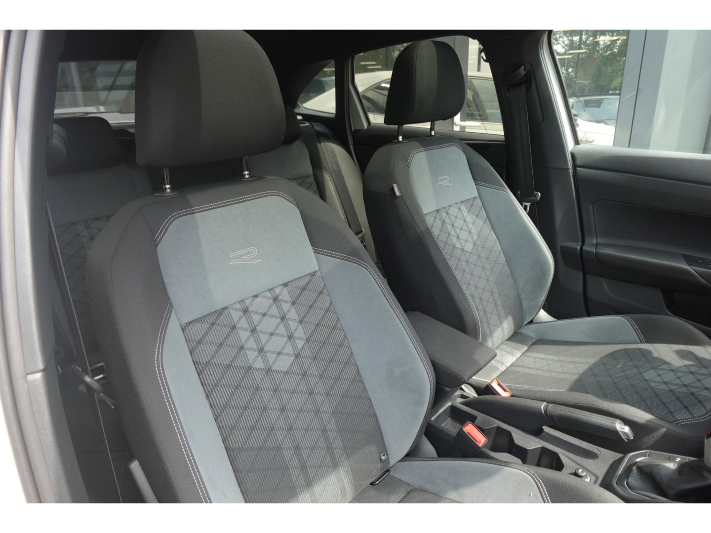 Volkswagen Taigo 1.5 TSI R-Line PANO KEYLESS CAM