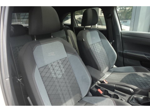 Volkswagen Taigo 1.5 TSI R-Line PANO KEYLESS CAM